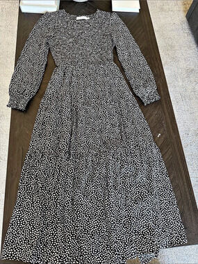 petal + pup Black & White Maxi Dress Size Medium Like New
